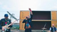img-title
