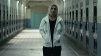 img-title