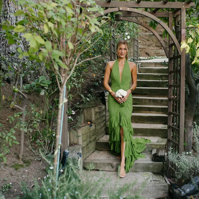 7 Backyard Wedding Guest Outfit Ideas for Your Outdoor Fêtes