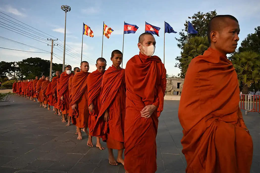 Cambodians pray for peace along Thai border