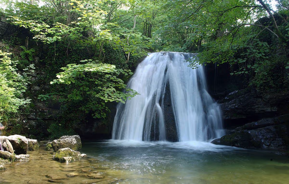 Janet's Foss, Malham
