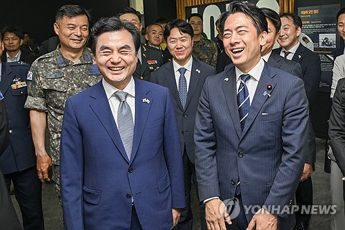 Defense ministers of S. Korea, Japan to hold talks for deeper cooperation