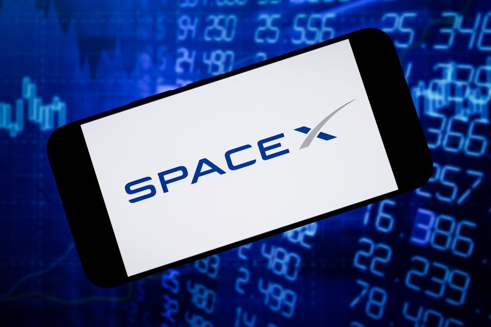 Musk Denies Report SpaceX Is Developing Handheld AI Device